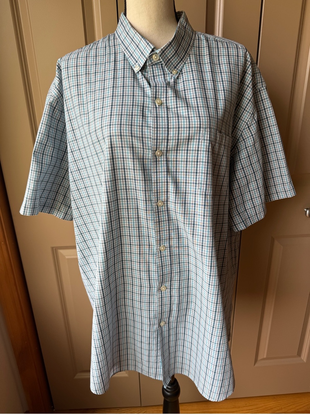 Van Heusen Short-Sleeve Button-Down Plaid Shirt - Blue/Gray